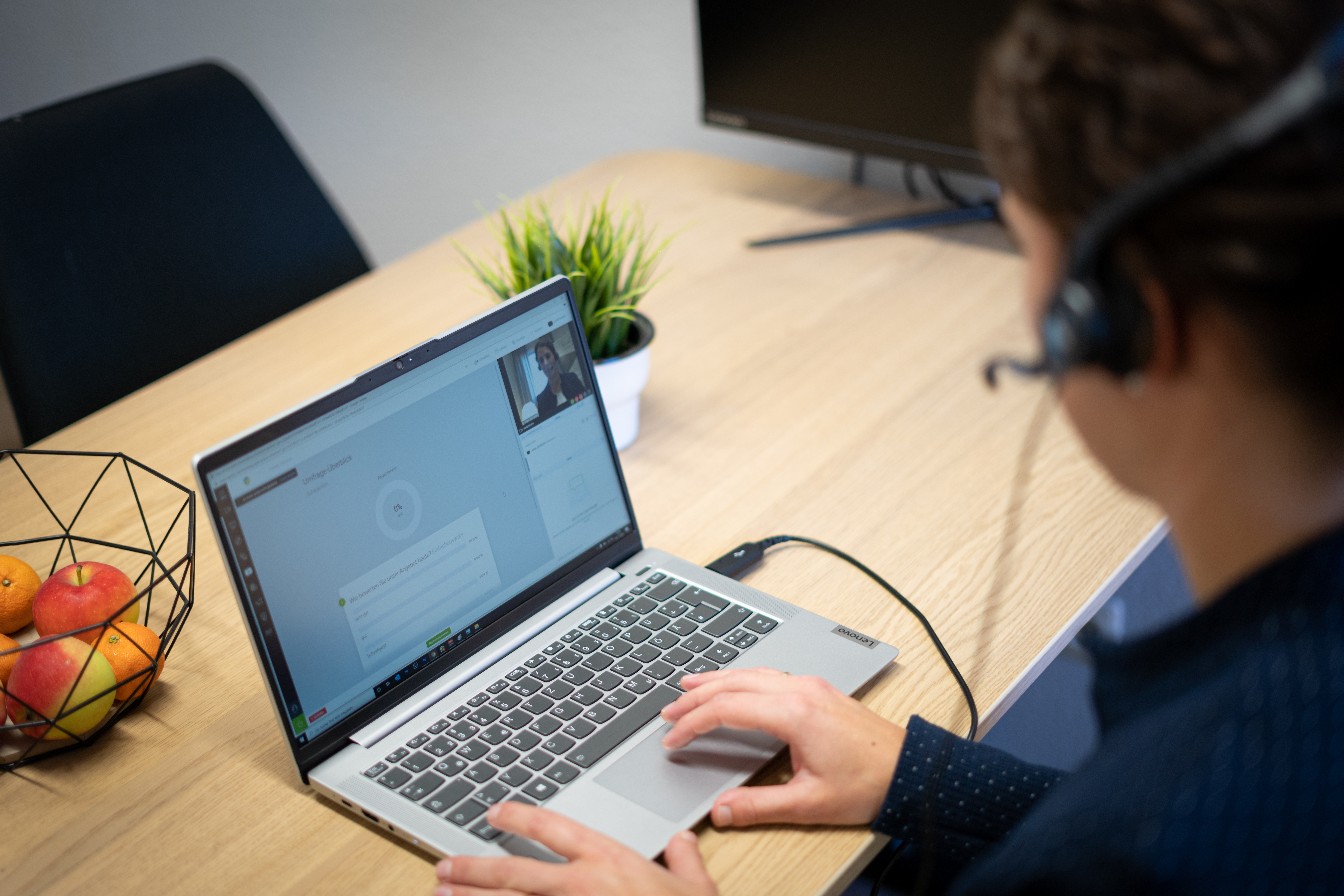 Offizielle Nachrichten mit Titel Vereine helfen Vereinen - Visitenkarten, Flyer und mehr mit der Software Canva erstellen 